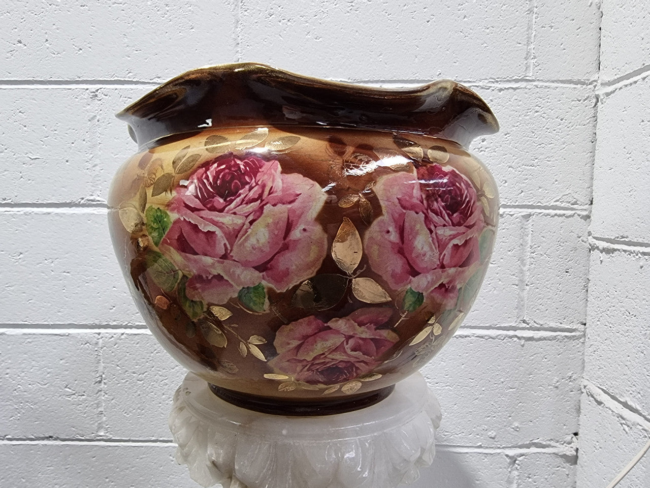 Large Edwardian English jardinière featuring roses and autumnal tones. In good condition please view photos as they help form part of the description.