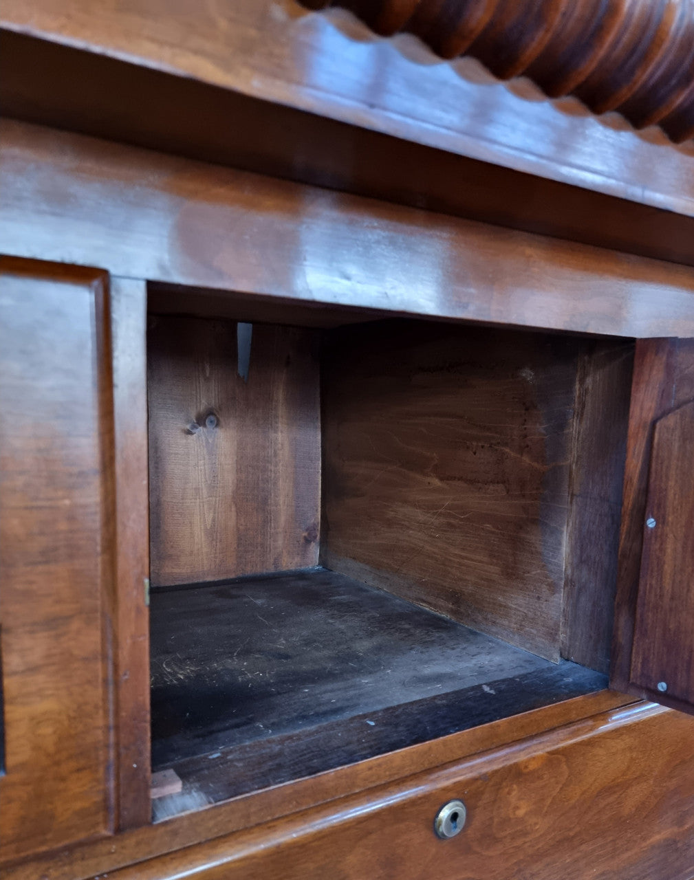 A 19th Century Scottish Mahogany tall boy/ chest of six drawers with small cabinet section at the top. Beautiful carvings and easily comes apart into three sections making transport for moving into place easy. In good original detailed condition.