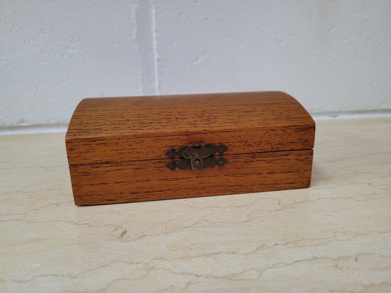 At Moonee Ponds Antiques- Vintage hinged Cedar box with velvet lining. In good condition please view photos as they help form part of the description.