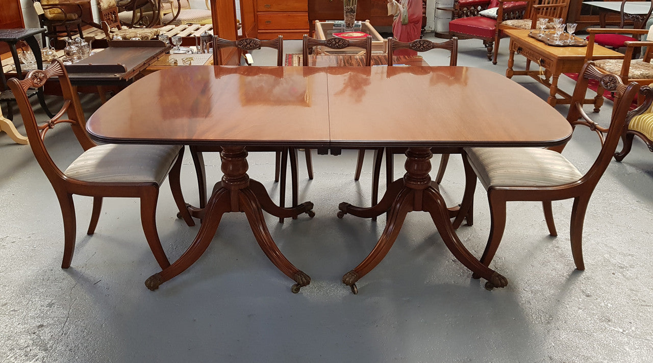Good Quality Vintage Mahogany Regency Style Extension Table Dining Setting