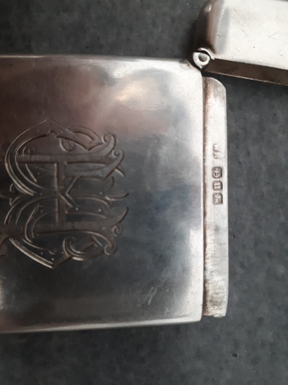 Victorian silver Birmingham card case. Hallmarked 1887. Weighs 50 grams.