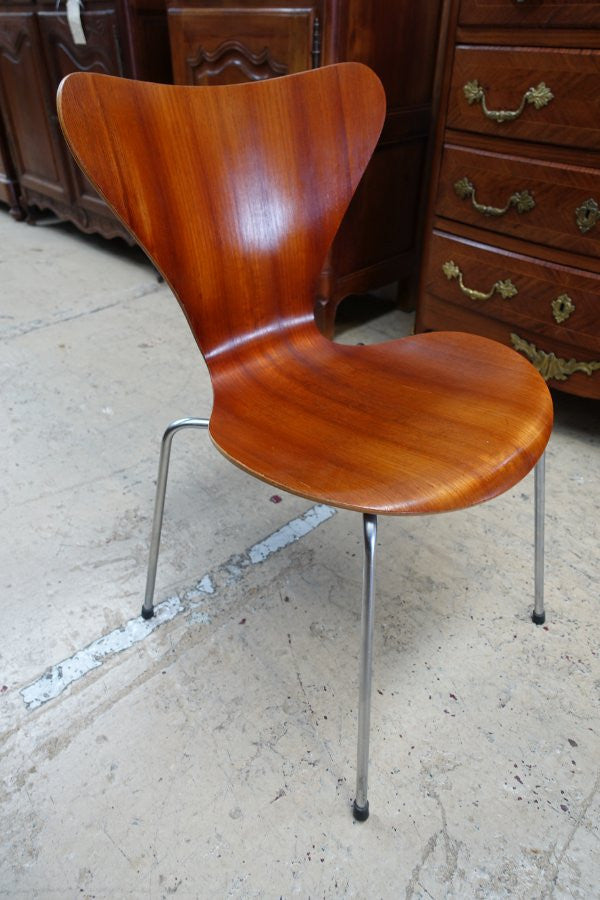 Fritz Hansen Design Modern Chair