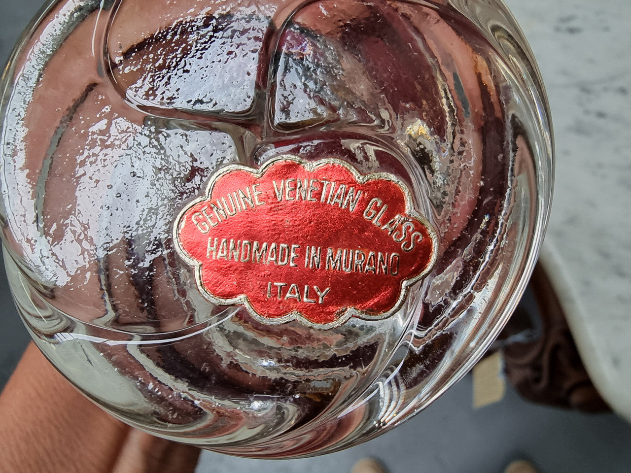 Beautiful Murano glass bird with its original sticker underneath in good original condition.
