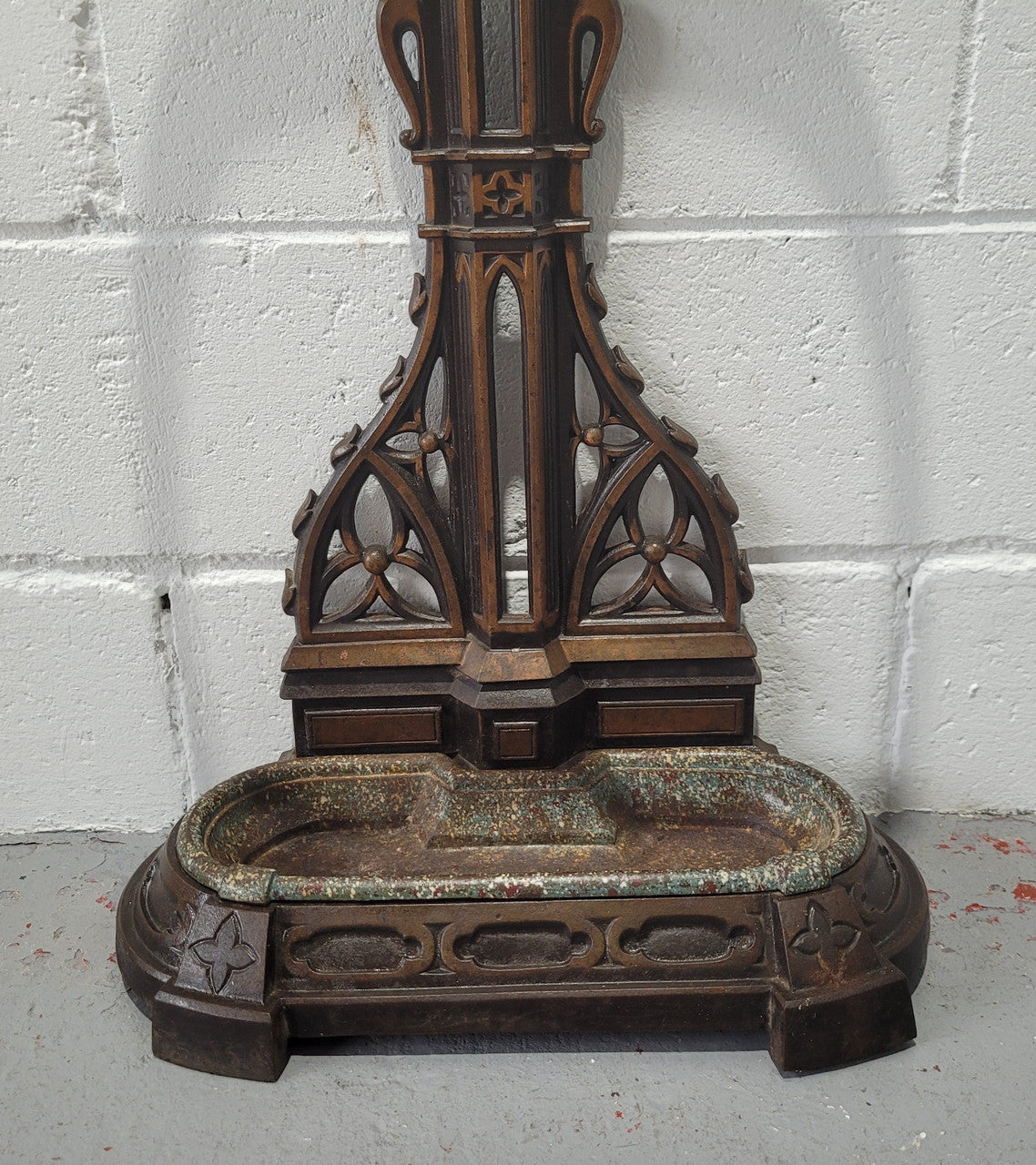 Victorian Gothic style cast iron umbrella stand. In good original detailed condition.