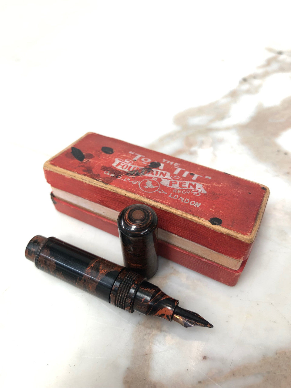 Very rare “Tom Tit” Fountain Pen Simulated Tortoiseshell Case Gold Nib