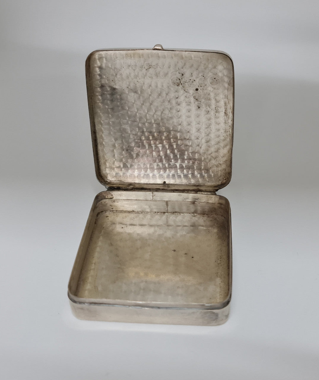 Gorgeous antique sterling silver box with engravement on top of lid, Marked.