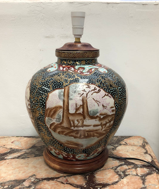 Beautiful Oriental hand painted and gilt decorative large lamp base with lovely detail and in good working order.