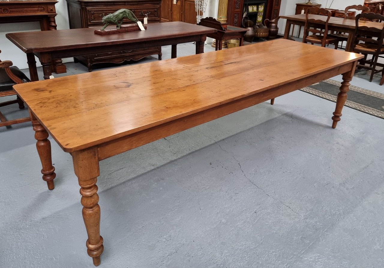 Fabulous Antique Australian Kauri pine farmhouse table that would easily seat 8 to 10 people. in good original detailed condition.