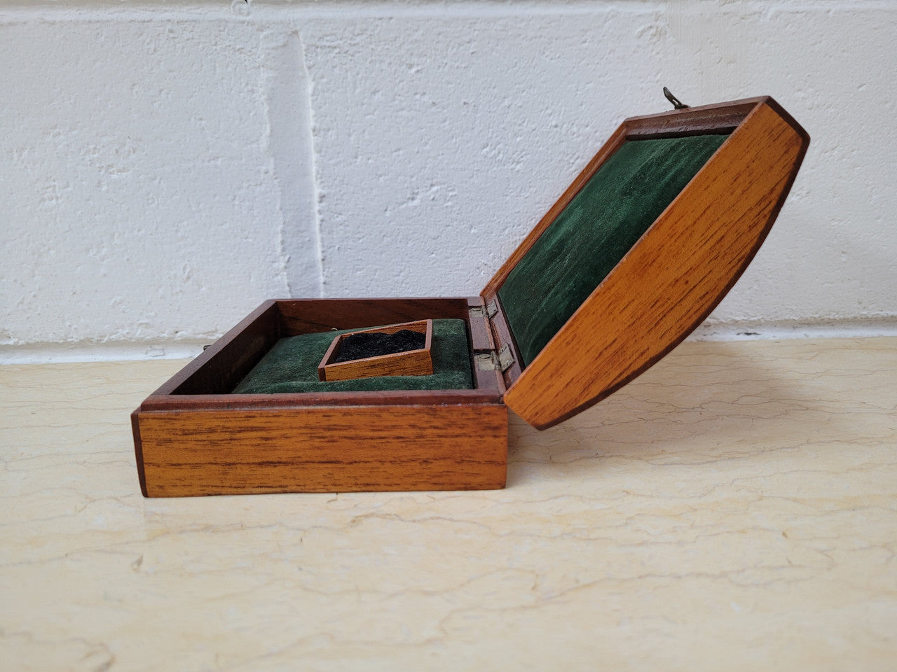 At Moonee Ponds Antiques- Vintage hinged Cedar box with velvet lining. In good condition please view photos as they help form part of the description.