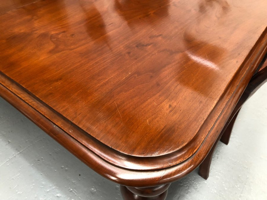 Lovely Victorian Walnut Extension dining table on castors and 8 lovely upholstered dining chairs in good condition.