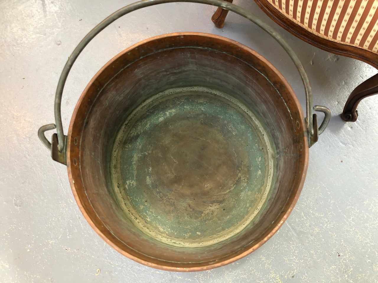 French Antique Copper pot with a lovely brass band and has a handle in good original condition.