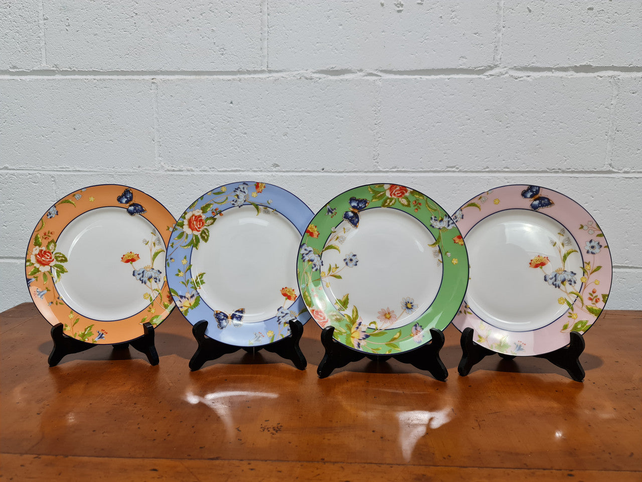 Beautiful set of four "Aynsley" side plates in the original cottage garden design box, in stunning original condition.