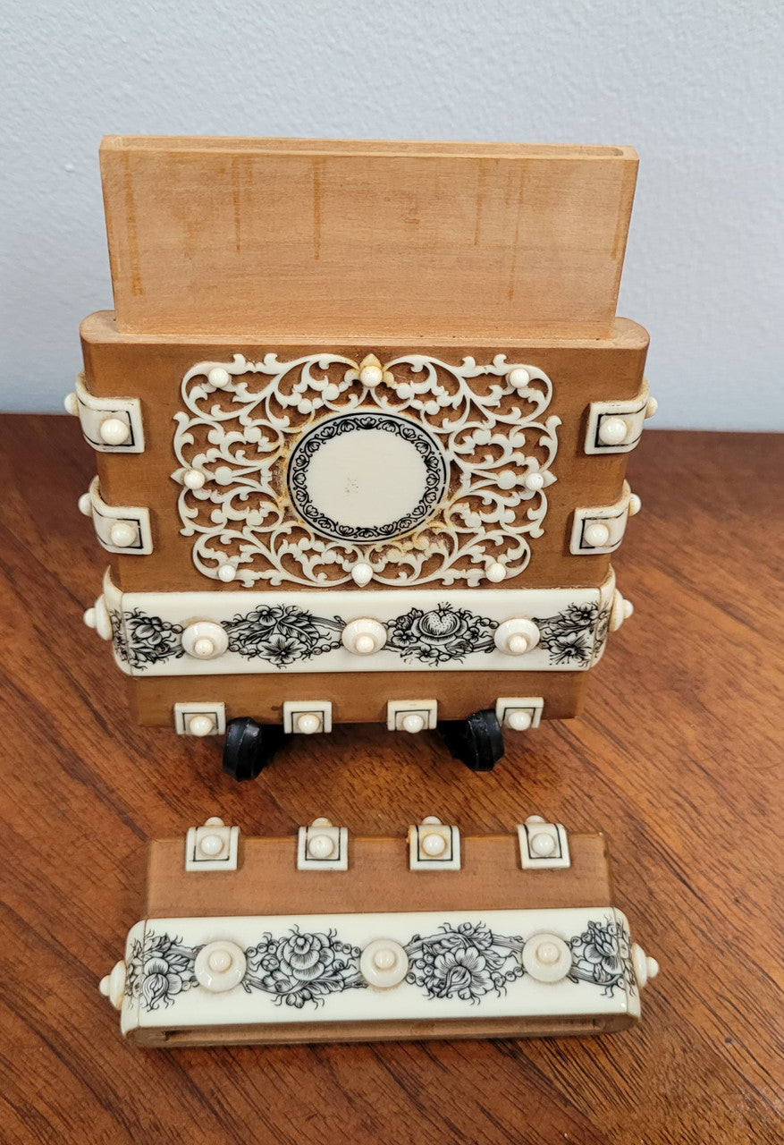 Stunning rare Anglo-Indian Sandalwood and Ivory Card Case. Matsya (Fish Avatar of Hindu God Vishno) Motif Medallion.