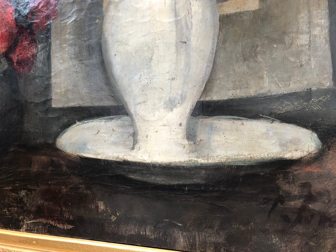 A very striking large Dutch signed oil on canvas painting. It has beautiful vibrant colours and has been sourced from France. It is in an original gilt frame and in good condition.