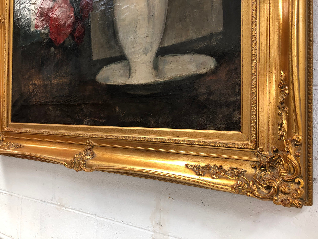 A very striking large Dutch signed oil on canvas painting. It has beautiful vibrant colours and has been sourced from France. It is in an original gilt frame and in good condition.
