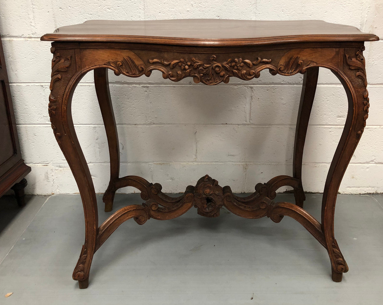 French Walnut Louis XV style center/side table. In very good original condition. Circa 1930's.