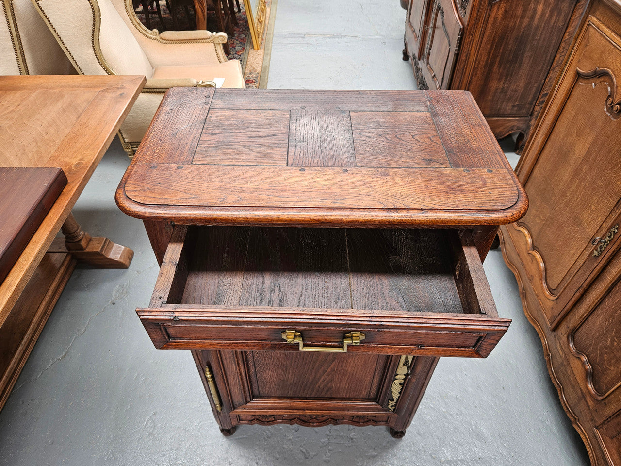 Louis 15th style oak 19th century cabinet with lovely brass hinges, handles & charming carving. Circ: 1860's. In good original condition.