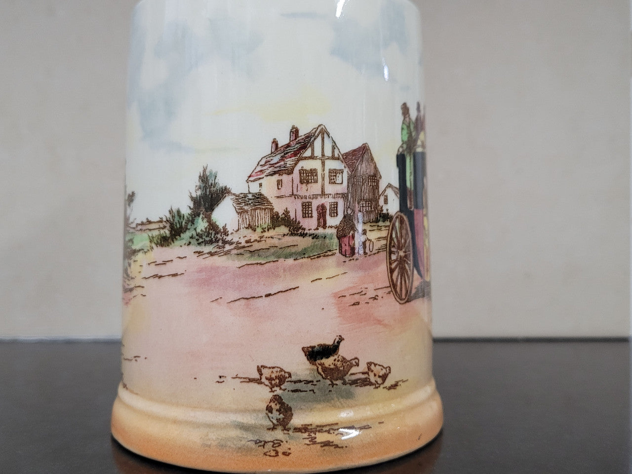 Royal Doulton coaching scene mug. In good original condition please view photos as they help form part of description.