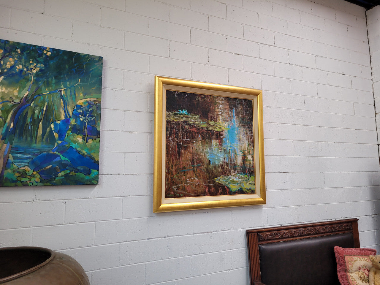 A beautiful Framed oil on canvas in vibrant colours and framed in a lovely gold frame. This piece is signed by artist John Cumming from "The Mill Gallery" and still has its original gallery card as shown in picture. It is in good original condition.
