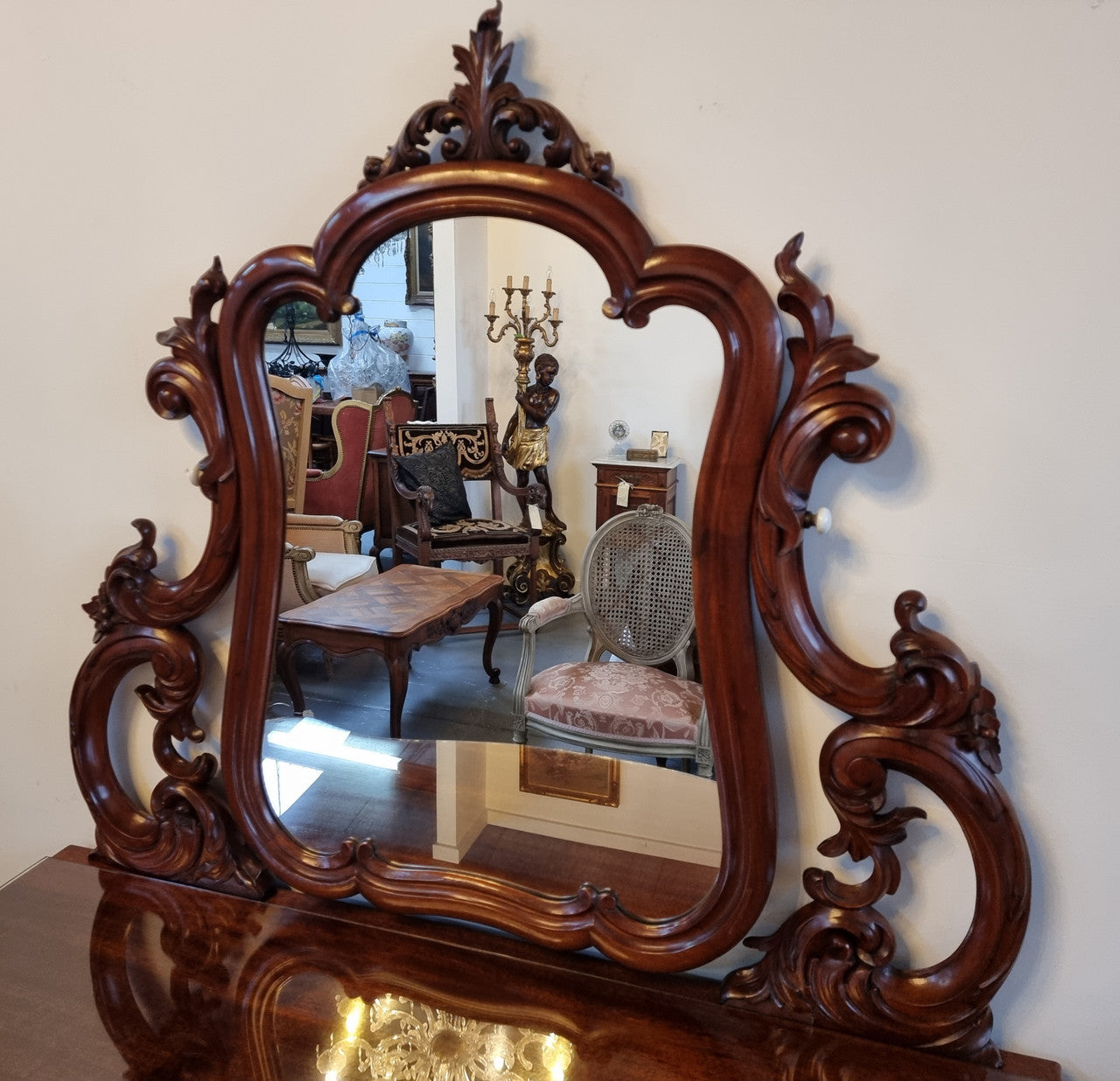 Walnut Parisian late 19th Century dressing table with mirror. Also has a glass top for protection, mirror moves and has drawers with key and working locks. In good original detailed condition.