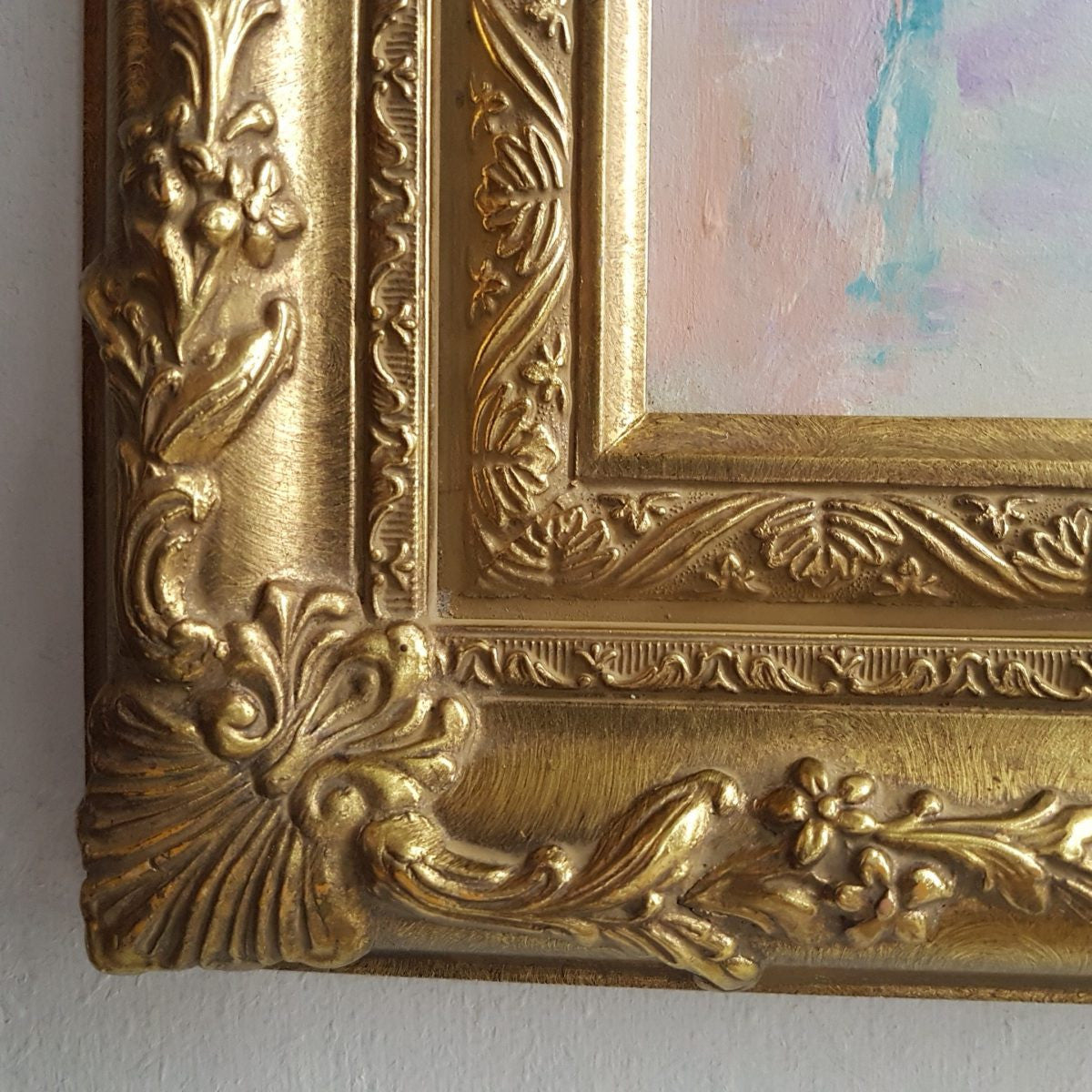 A beautiful Impressionist still life painting of a bouquet of flowers framed in a French style gilt frame. Acrylic paint on board signed by Stephen Tandori, Australia