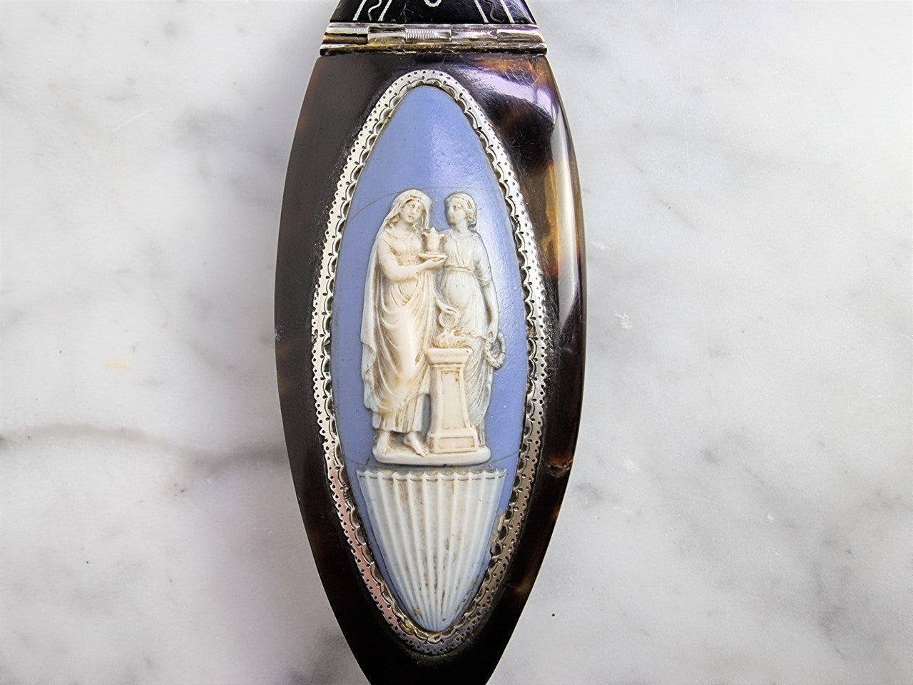 Rare Georgian Tortoiseshell and Jasper Ware and Silver snuff box. Oval shape and is in good original condition, please view photos as they help form part of the description.