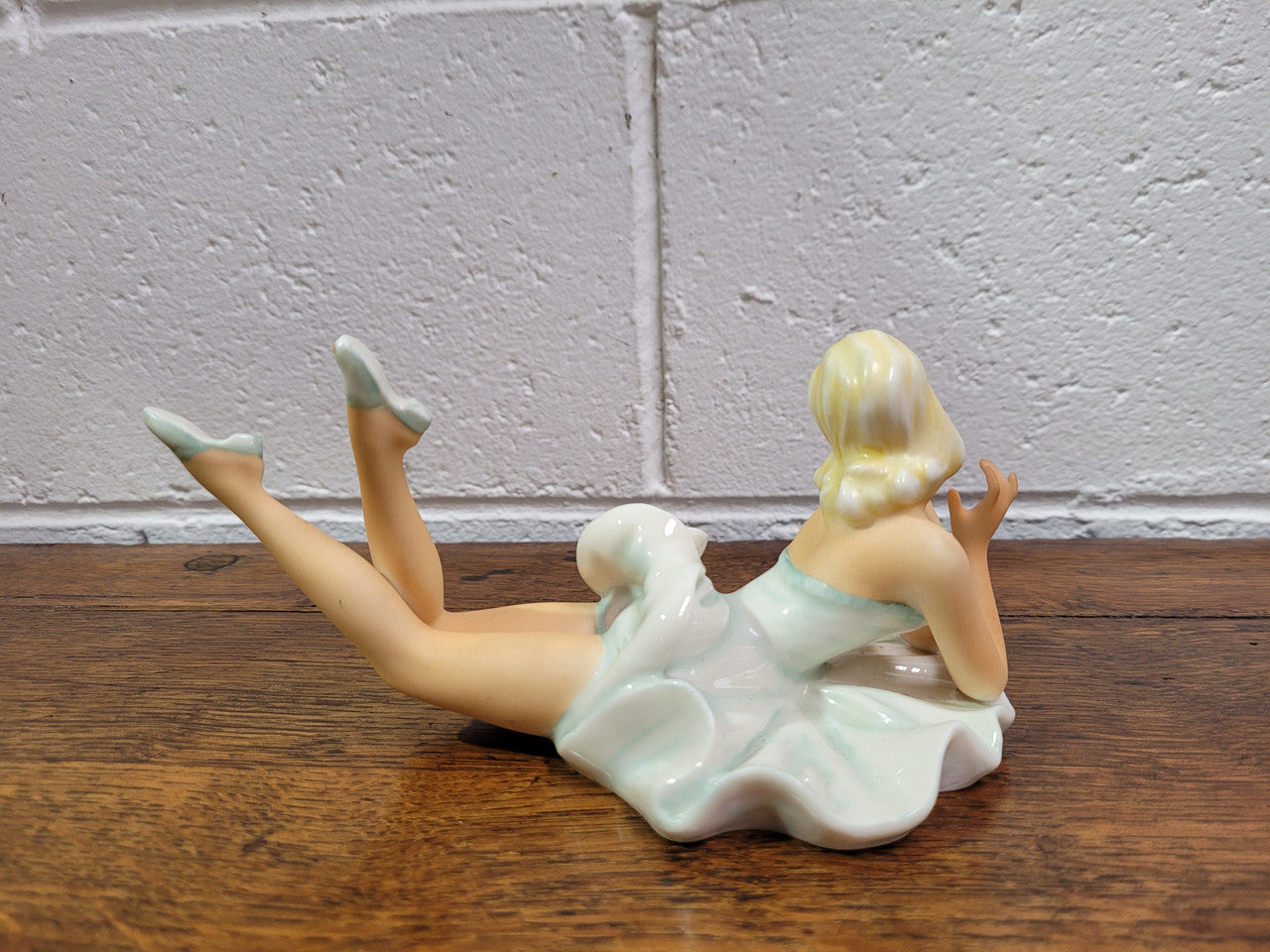 Vintage Schaubach Kunst porcelain reposing lady. Circa 1950’s German figurine. It is in good original condition, please view photos as they help form part of the description.