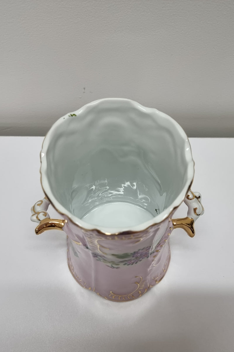 Lovely pink decorative vase with flowers and gold details. In good original condition. Please view photos as they form part of the description.
