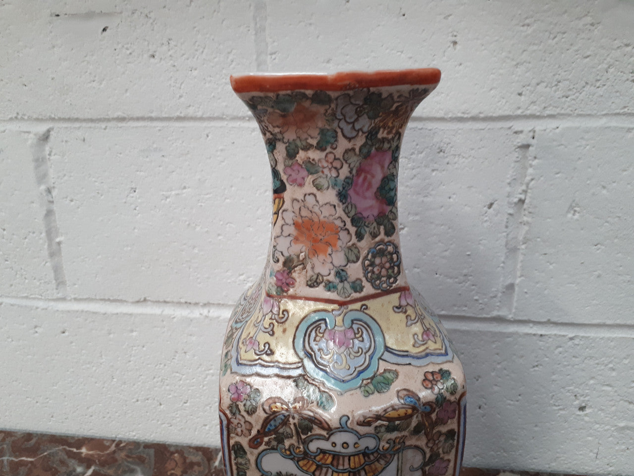 Antique Chinese export 19th Century hand-painted Famille Jaune vase. Chien-Lung seal mark to (1736-1795)