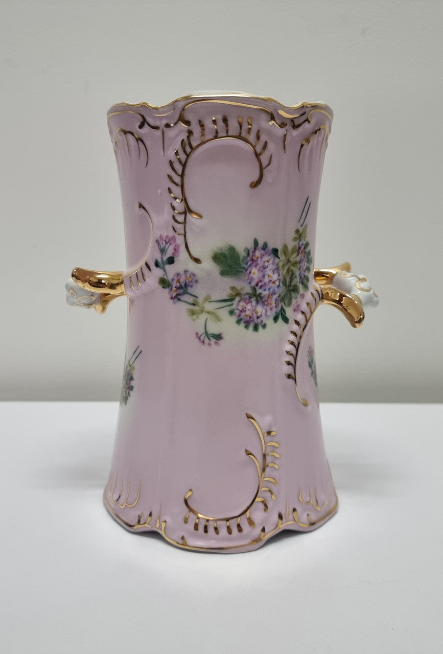 Lovely pink decorative vase with flowers and gold details. In good original condition. Please view photos as they form part of the description.