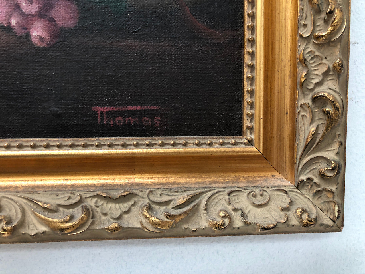 Beautiful signed framed oil on board in a gilt frame in good condition.