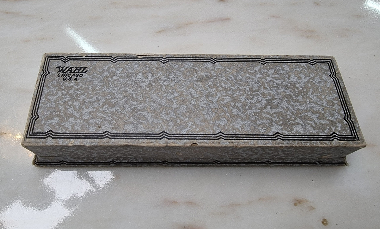 Fabulous Antique Wahl Eversharp and woodgrain pen set with a 14 k Gold Nib. Made in USA .