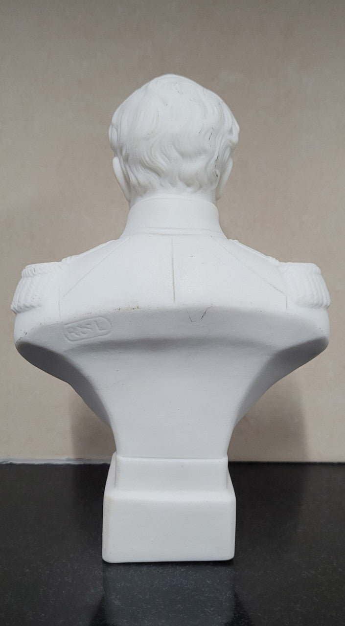 Bust of Napoleon by Robinson & Leadbeater Stoke on Trent. Robinson & Leadbeater produced parian ware in Stoke on Trent from the mid 1880s, into the twentieth century. They were renown for the fine detail of their Victorian busts. This Napoleon bust is in good original condition, please view photos as they help form part of the description.