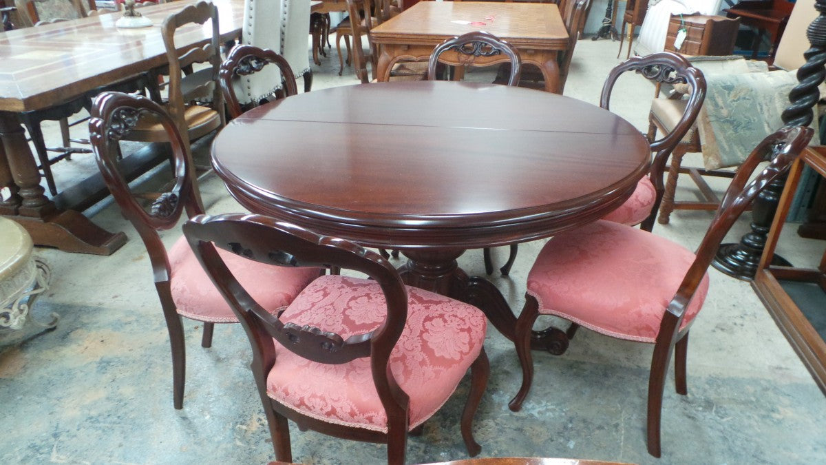 Vintage Mahogany Round Extension Table
