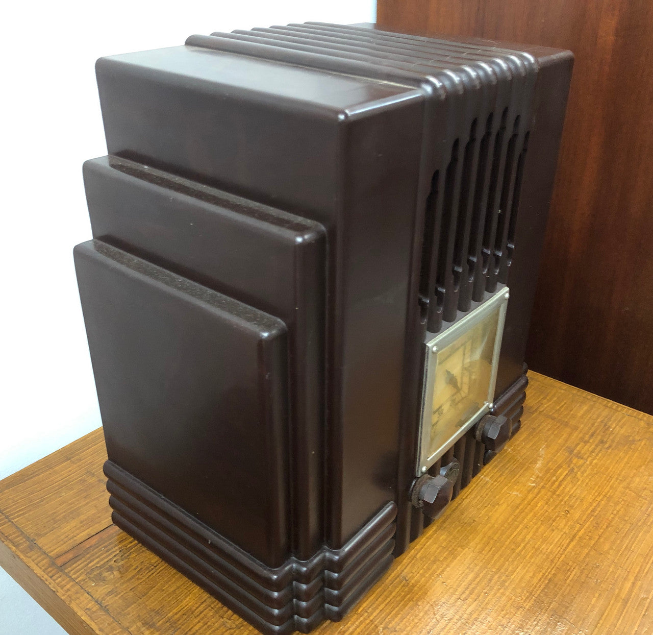 AWA 'The Fisk Radiolette' Empire State radio made from Bakelite. In original untouched condition, please note the power cord has been cut.