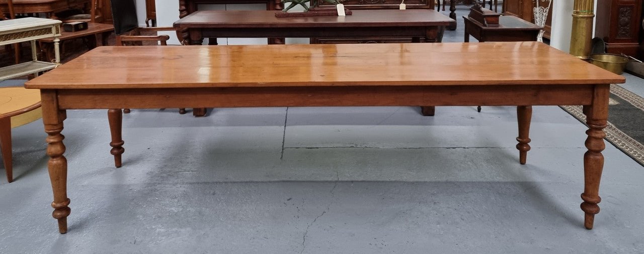 Fabulous Antique Australian Kauri pine farmhouse table that would easily seat 8 to 10 people. in good original detailed condition.