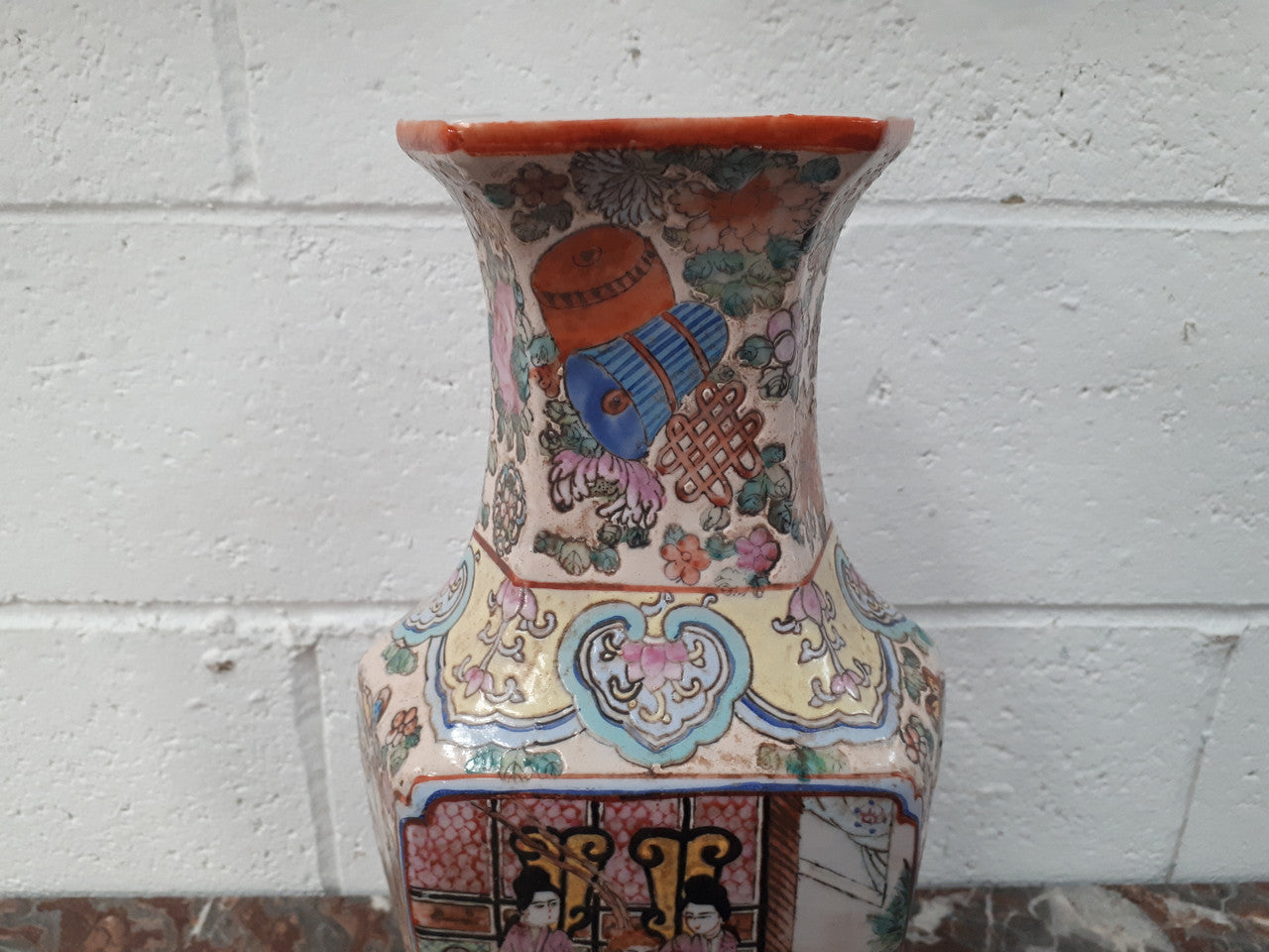 Antique Chinese export 19th Century hand-painted Famille Jaune vase. Chien-Lung seal mark to (1736-1795)