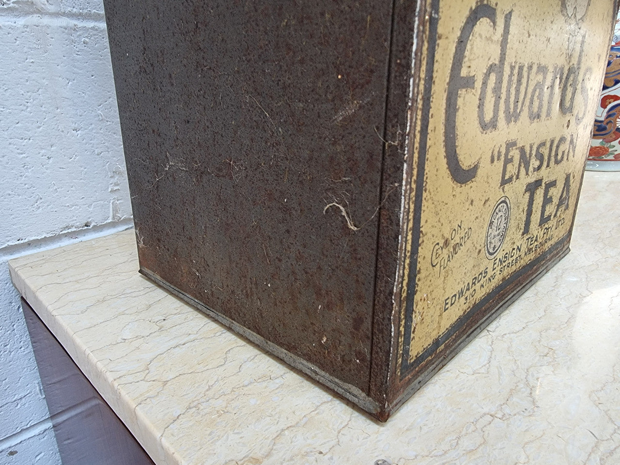 Australian Ensign Edwards Tea tin with lift up lid. In good original condition.