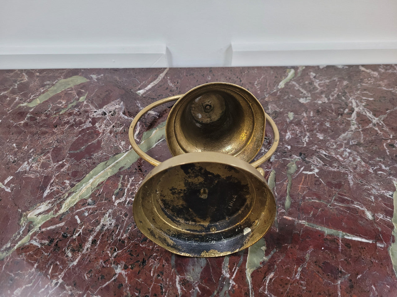 Victorian dinner bell, in good original condition. Please view photos as they help form part of the description.