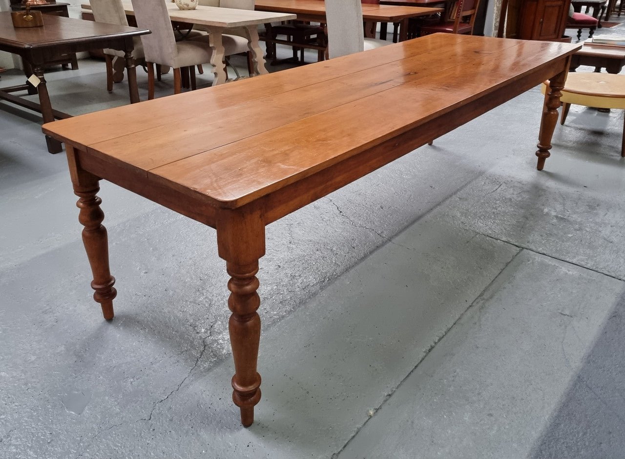 Fabulous Antique Australian Kauri pine farmhouse table that would easily seat 8 to 10 people. in good original detailed condition.