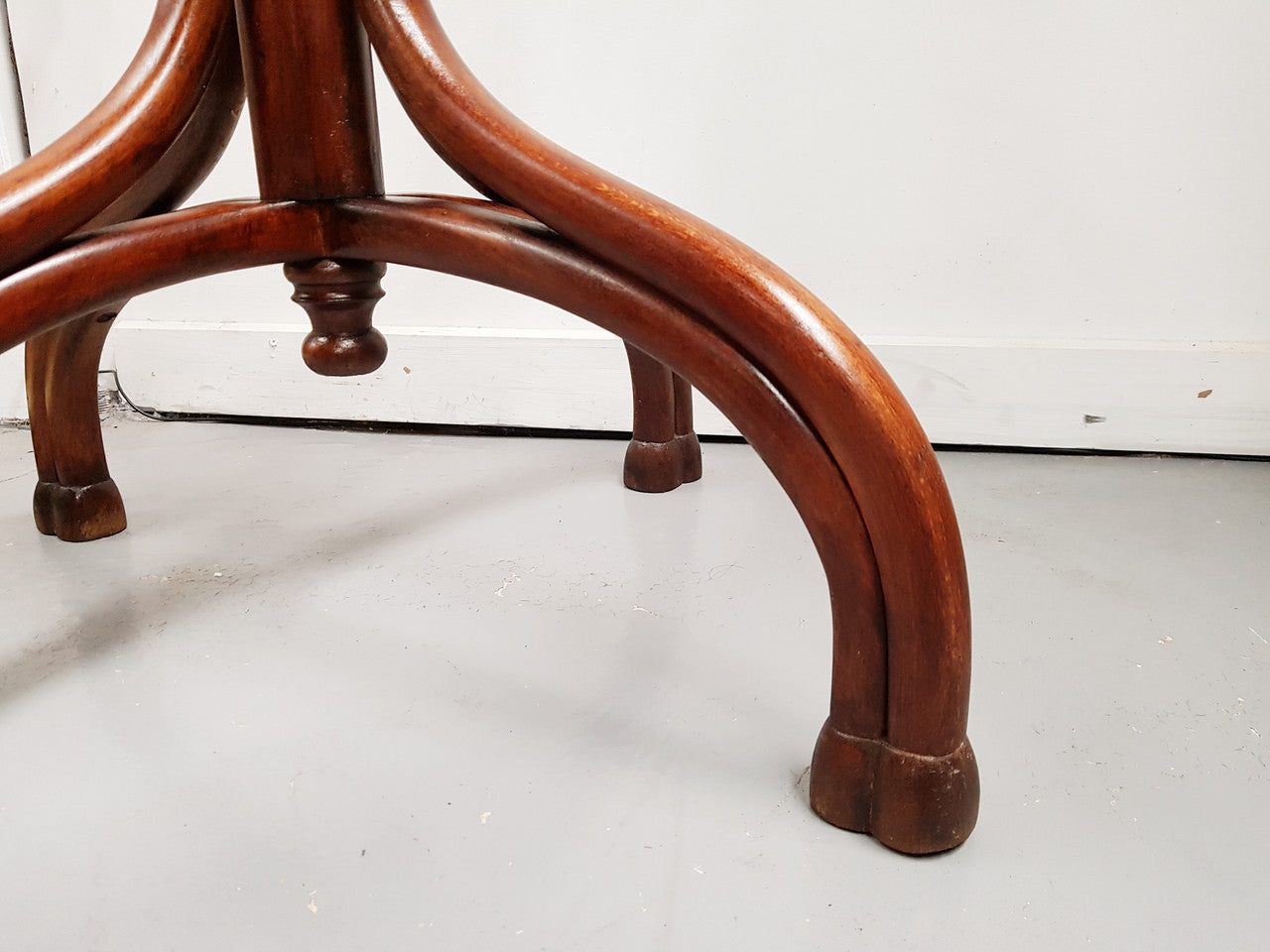 A great example of an Antique French walnut stained Thonet style hat and coat stand in very good restored condition. Very sturdy and solid. Hard to find. Circa 1900.