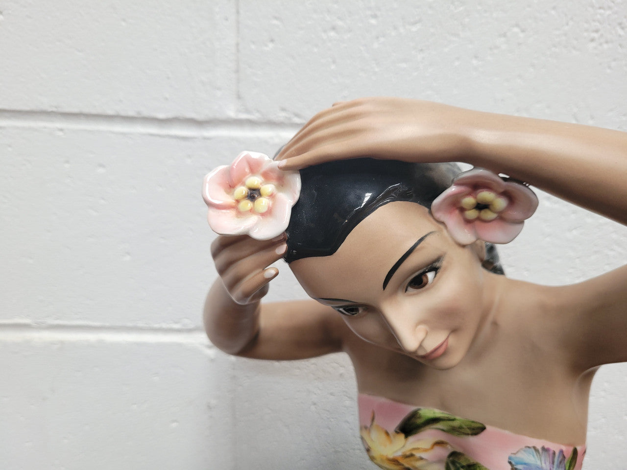 Large, Striking, Vintage Art Deco Tropical female porcelain figurine by Lenci Artist RONZAN, Italy. Beautifully modelled she is wearing a gorgeous polychrome strapless dress and flowers in her hair. Circa 1950’s.