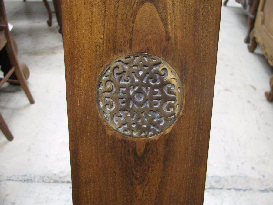 Chinese Horseshoe Back Chair