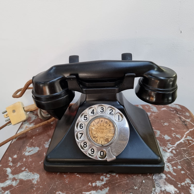 Fabulous black Art Deco rare pyramid shape Bakelite phone. It is in original good condition but is for decorative purposes only.