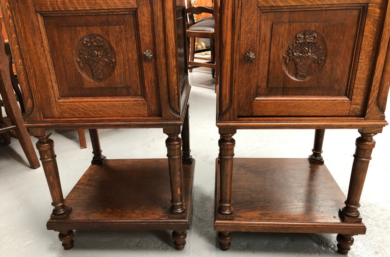 A french oak pair of carved bedside cabinets, with lovely detail and nice coloured marble tops and plenty of storage space. In good condition.