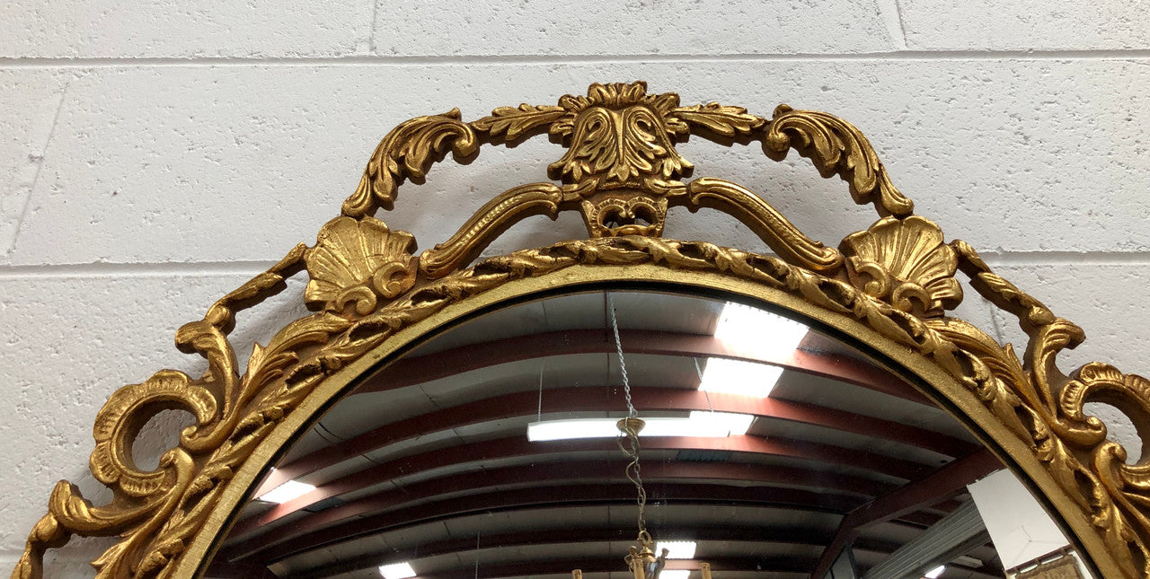 Lovely French round, gilt floral convex mirror. Mirror has lovely detail and in good condition.
Mirror diameter is 49 cm.
