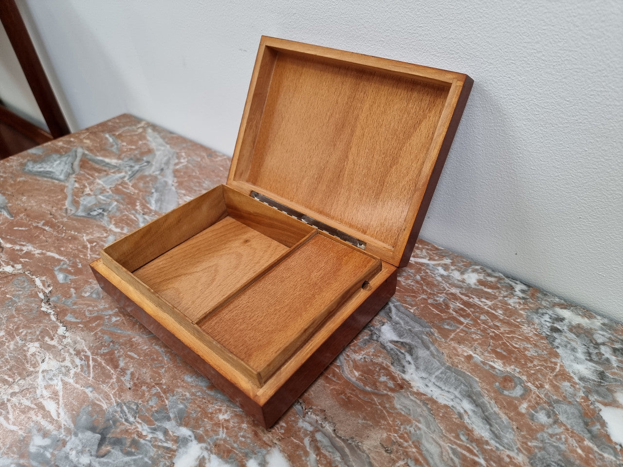 Vintage decorative inlaid mahogany Music Box. In good condition please view photos as they help form part of the description.