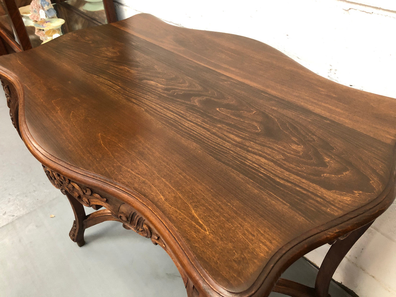 French Walnut Louis XV style center/side table. In very good original condition. Circa 1930's.