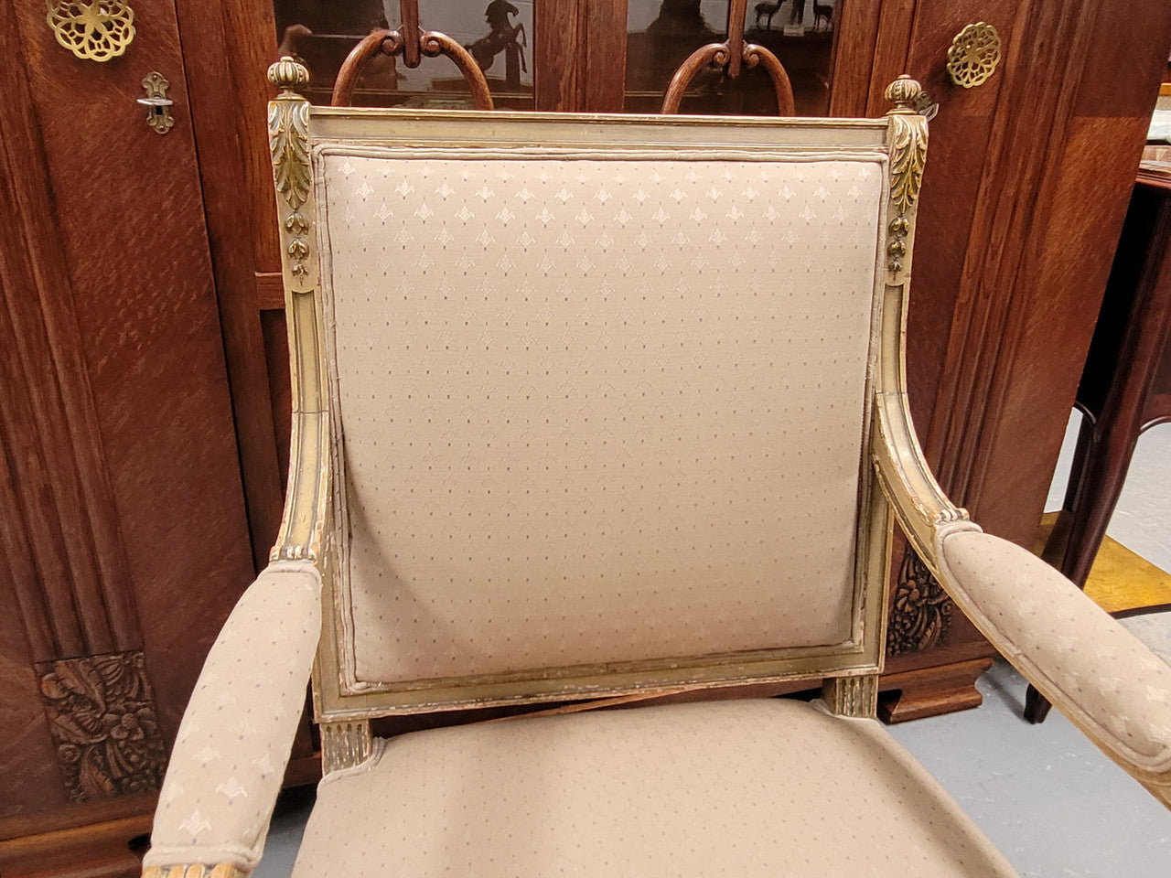 Louis XV style painted Fauteuil chair with attractive fabric upholstery. It has been sourced from France and is in good original detailed condition. The upholstery is in very good used condition, please view photos as they help for part of the description.