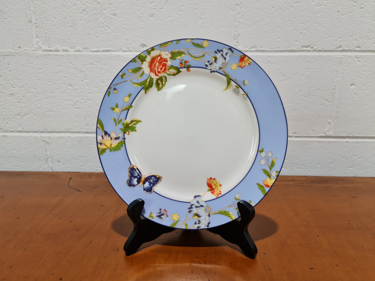 Beautiful set of four "Aynsley" side plates in the original cottage garden design box, in stunning original condition.